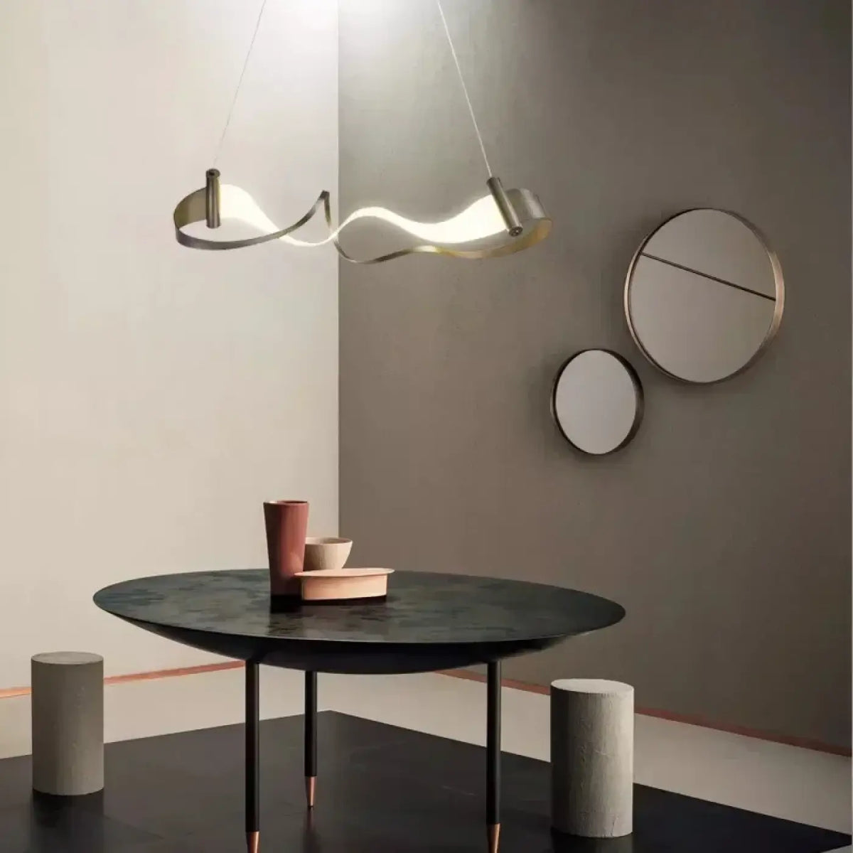 Lampe Suspendue Ondulée en Métal Doré