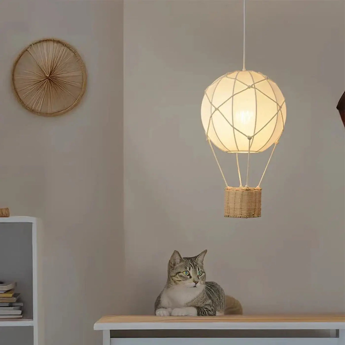 Lampe Suspendue Montgolfière avec Panier en Rotin
