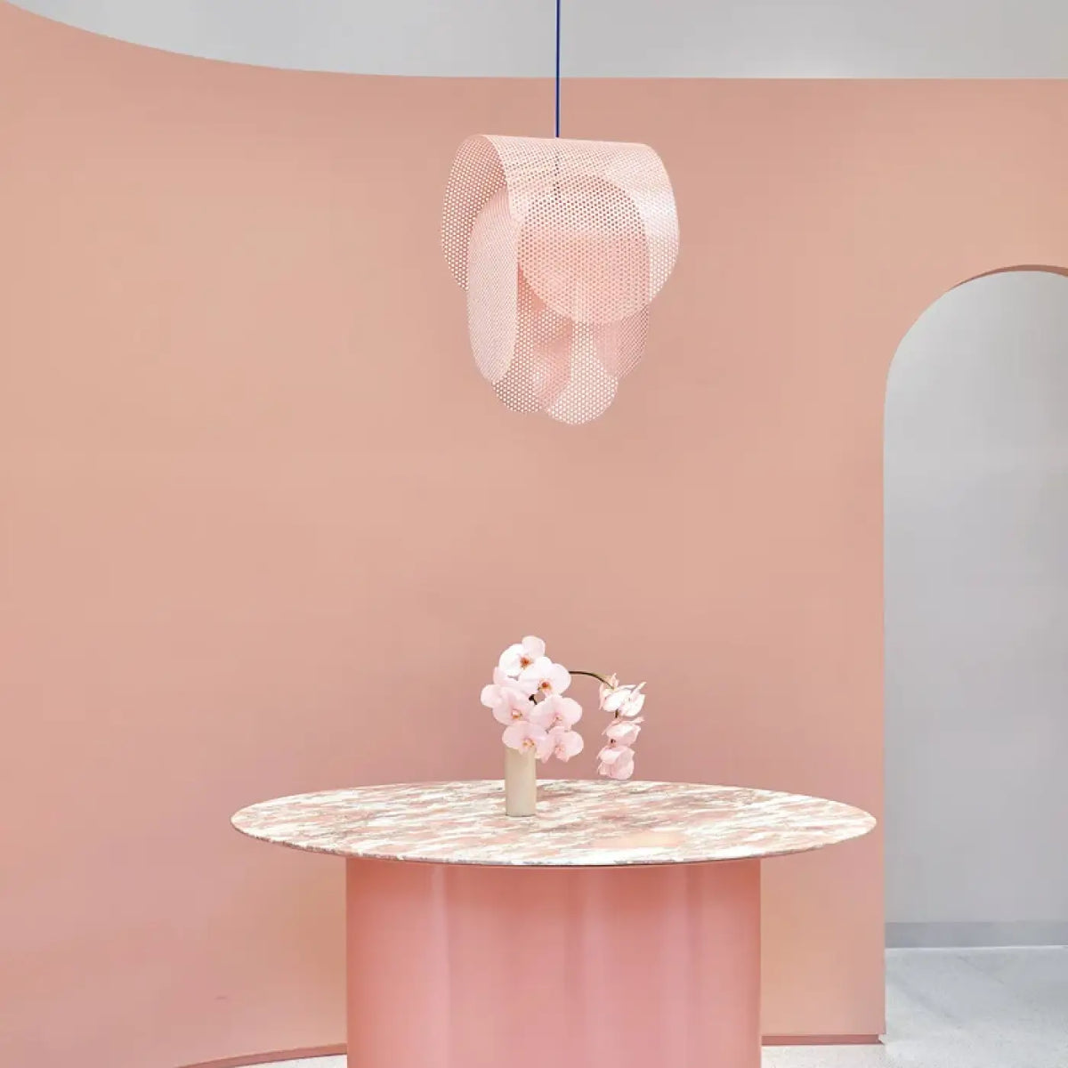 Suspension Rose Effet Grillage Design