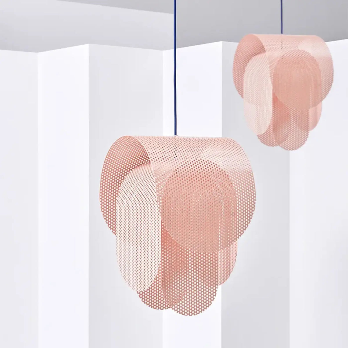 Suspension Rose Effet Grillage Design