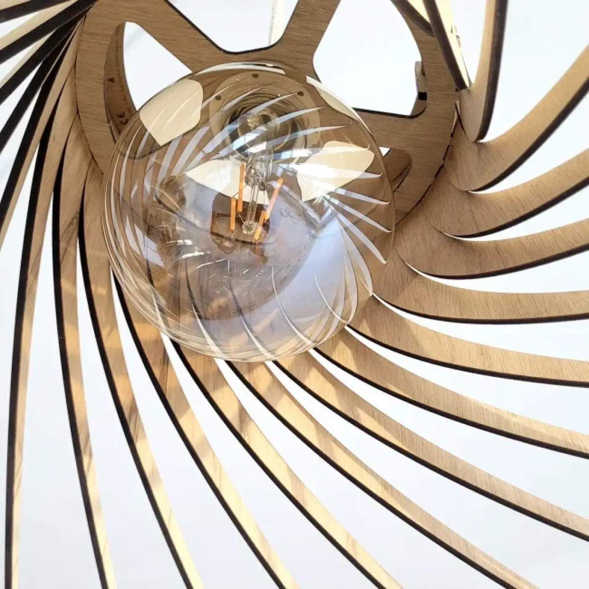 Suspension en bois Mila au design scandinave pour salon lumineux, vue 7