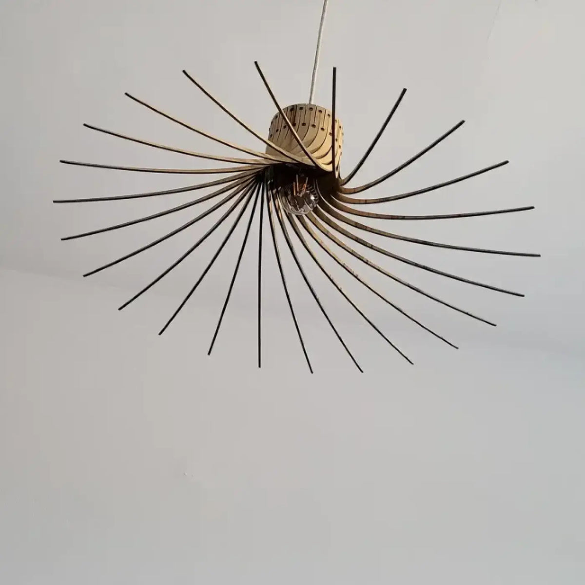 Suspension en bois noire Mila pour intérieur contemporain moderne, vue 10