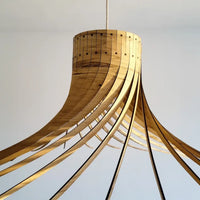 Suspension en bois beige Mila suspendue au-dessus d'une table à manger, vue 8