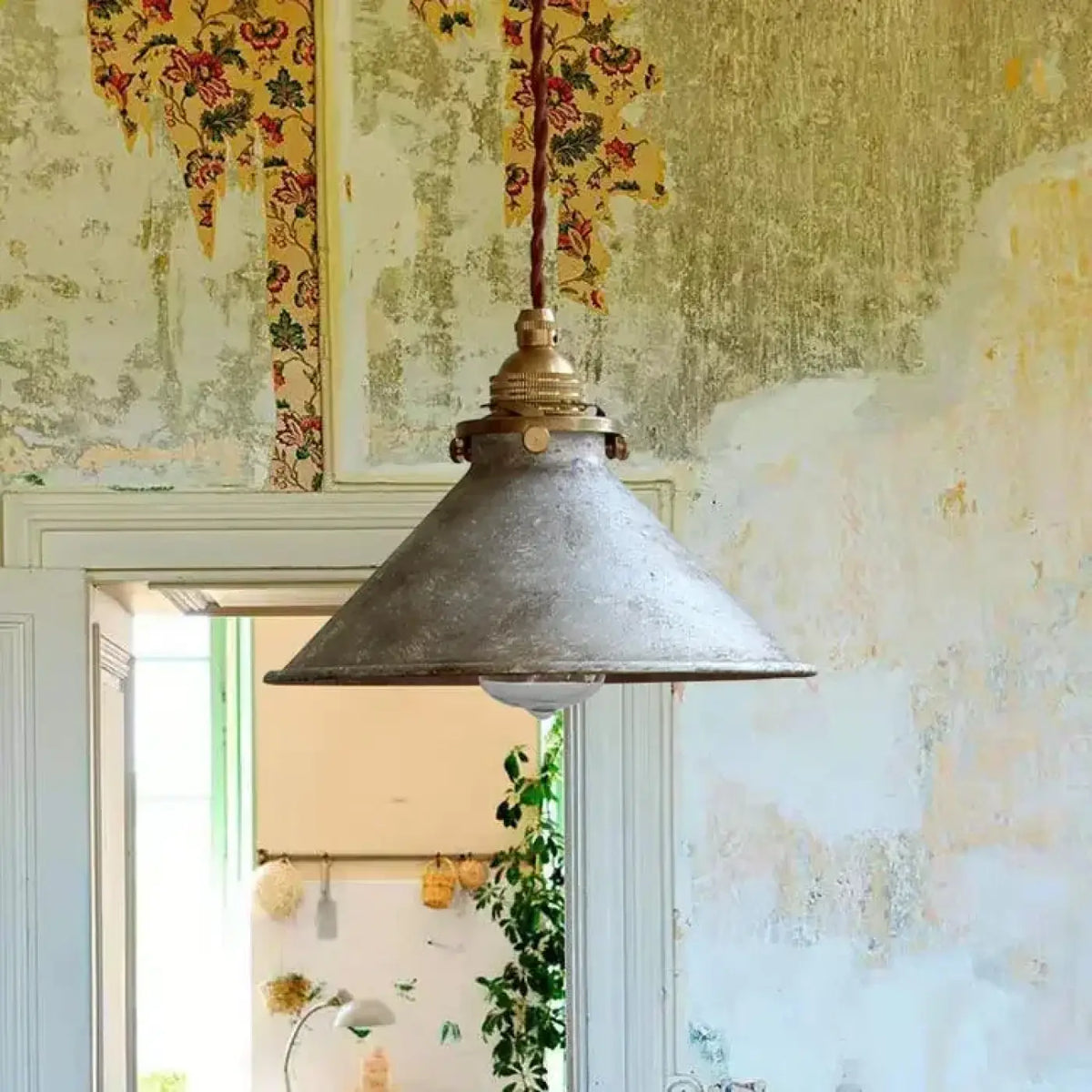 Lampe Suspendue Cage Cuivrée pour Cuisine
