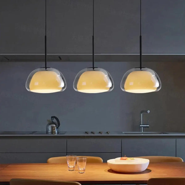 Suspension Trois Lampes en Verre Opalin et Barre Noire
