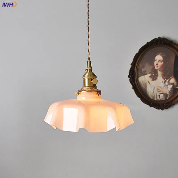 Suspension Rétro en Verre Ondulé Rose et Laiton