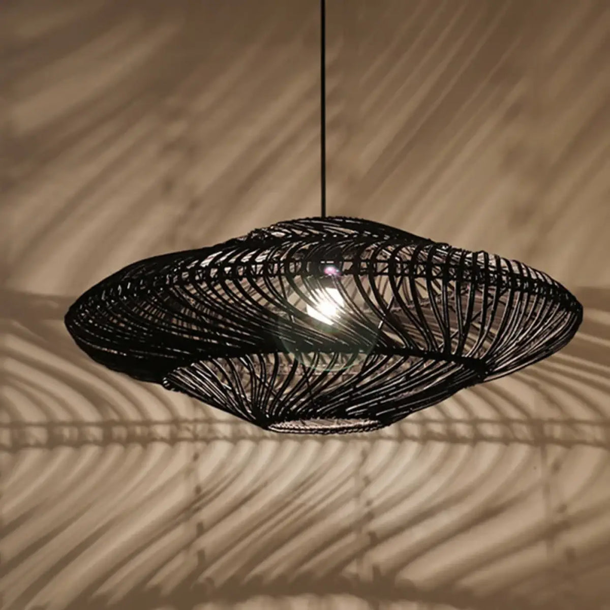 Suspension Rotin Spirale à Effet d’Ombres